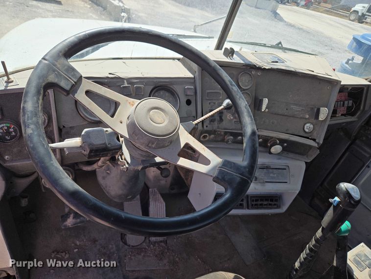 image for item EU3784 1999 Mack RD690S ready mix truck