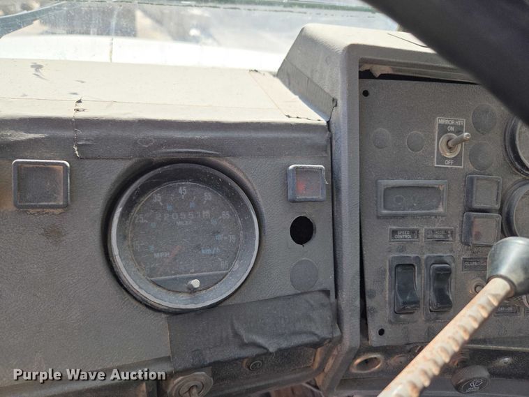 image for item EU3784 1999 Mack RD690S ready mix truck