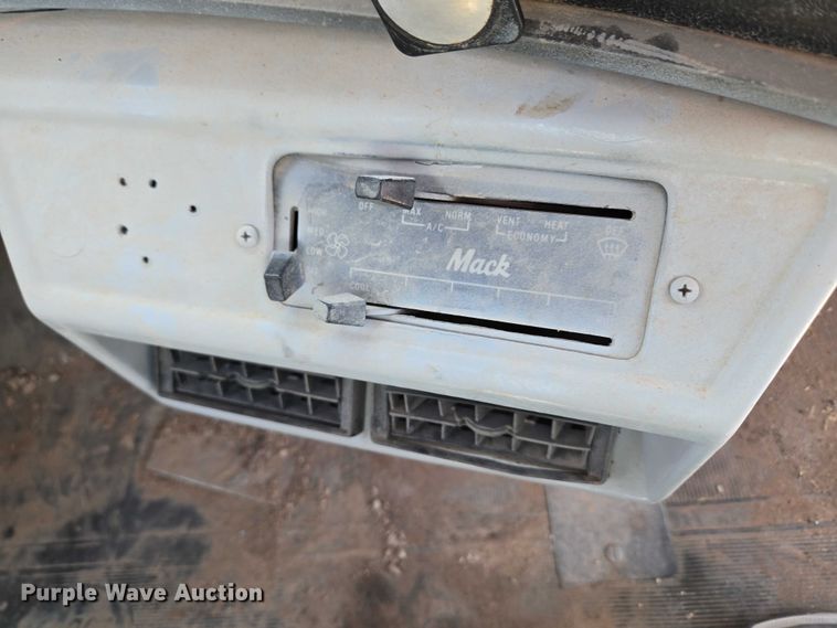 image for item EU3784 1999 Mack RD690S ready mix truck