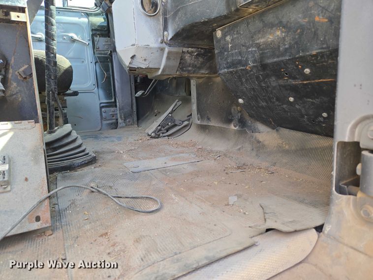 image for item EU3784 1999 Mack RD690S ready mix truck