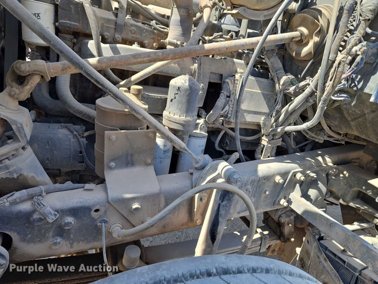 image for item EU3784 1999 Mack RD690S ready mix truck