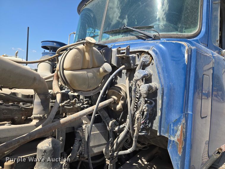 image for item EU3784 1999 Mack RD690S ready mix truck