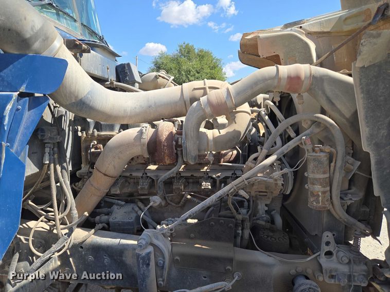 image for item EU3784 1999 Mack RD690S ready mix truck