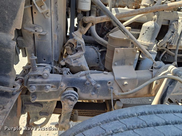 image for item EU3784 1999 Mack RD690S ready mix truck