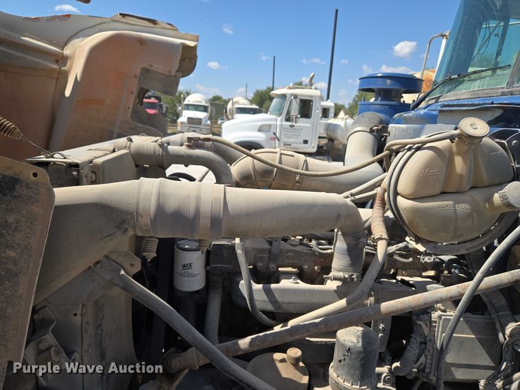 image for item EU3784 1999 Mack RD690S ready mix truck