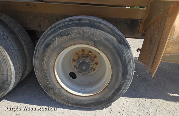 image for item EU3784 1999 Mack RD690S ready mix truck