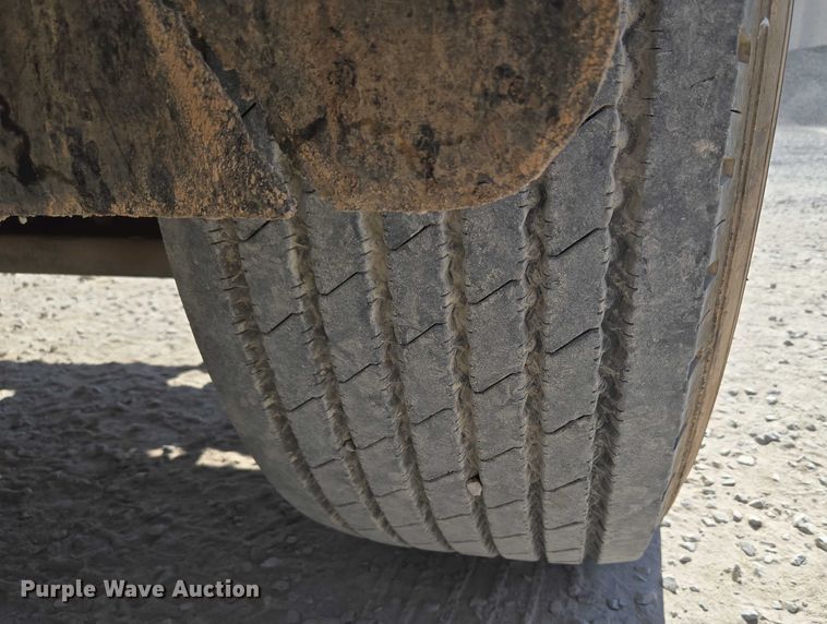 image for item EU3784 1999 Mack RD690S ready mix truck