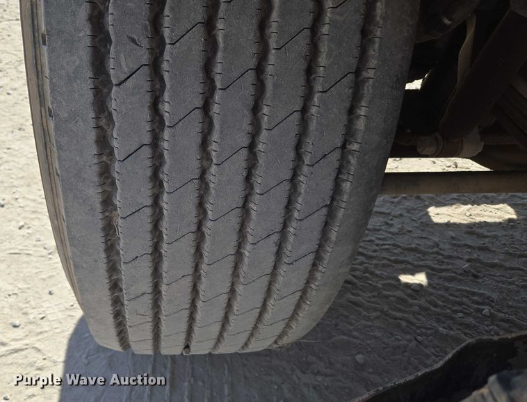 image for item EU3784 1999 Mack RD690S ready mix truck