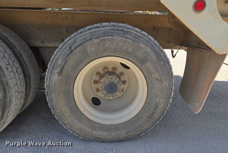 image for item EU3784 1999 Mack RD690S ready mix truck