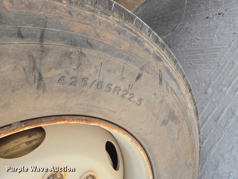 image for item EU3784 1999 Mack RD690S ready mix truck