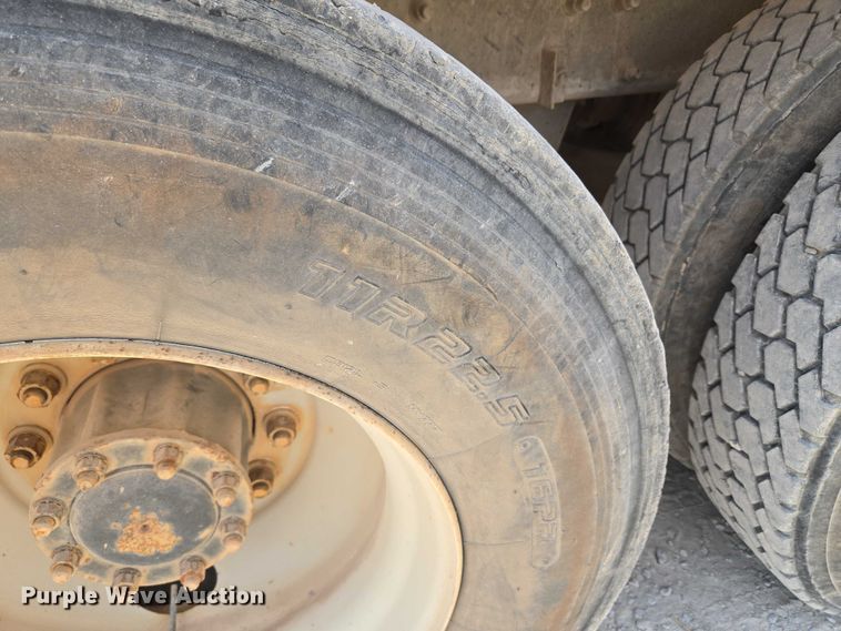 image for item EU3784 1999 Mack RD690S ready mix truck