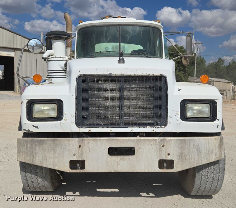 image for item EU3785 2000 Mack RD690S ready mix truck