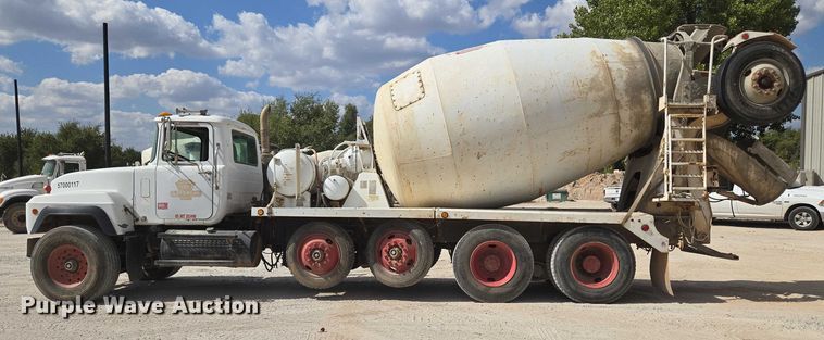 image for item EU3785 2000 Mack RD690S ready mix truck