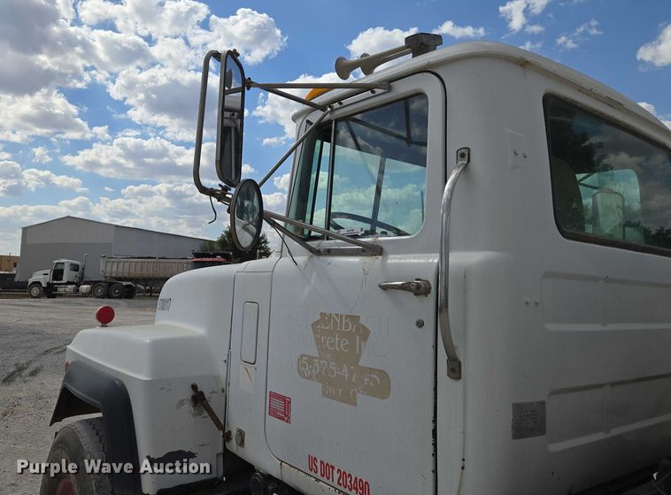 image for item EU3785 2000 Mack RD690S ready mix truck