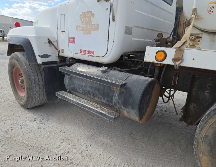 image for item EU3785 2000 Mack RD690S ready mix truck