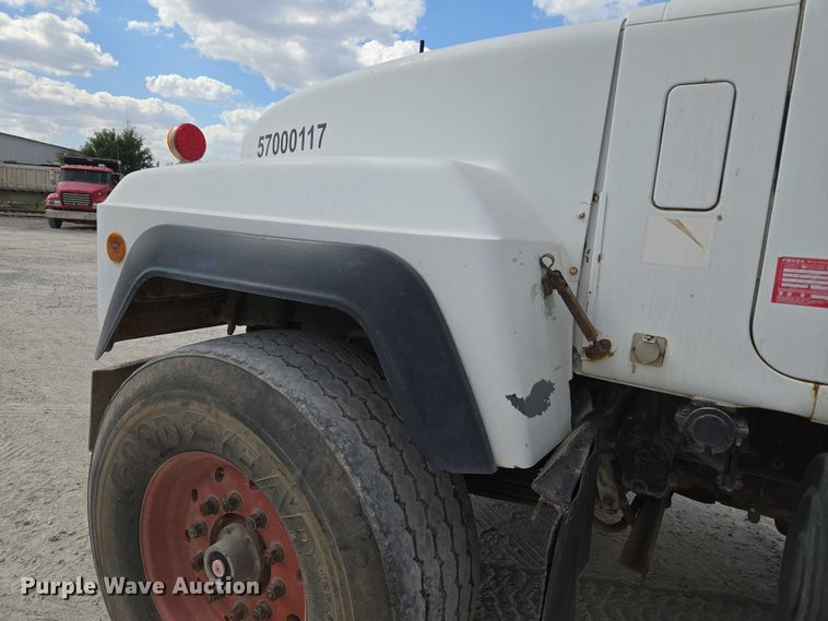 image for item EU3785 2000 Mack RD690S ready mix truck