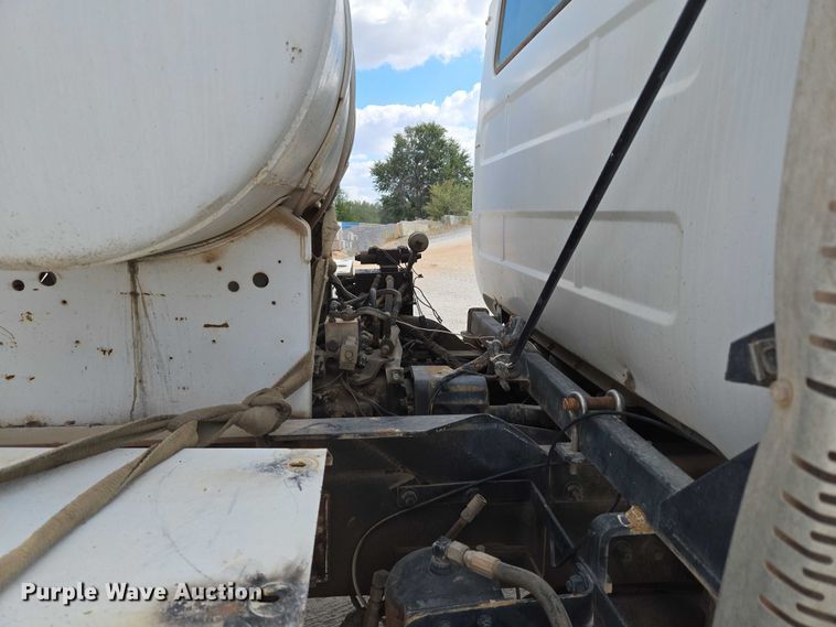 image for item EU3785 2000 Mack RD690S ready mix truck