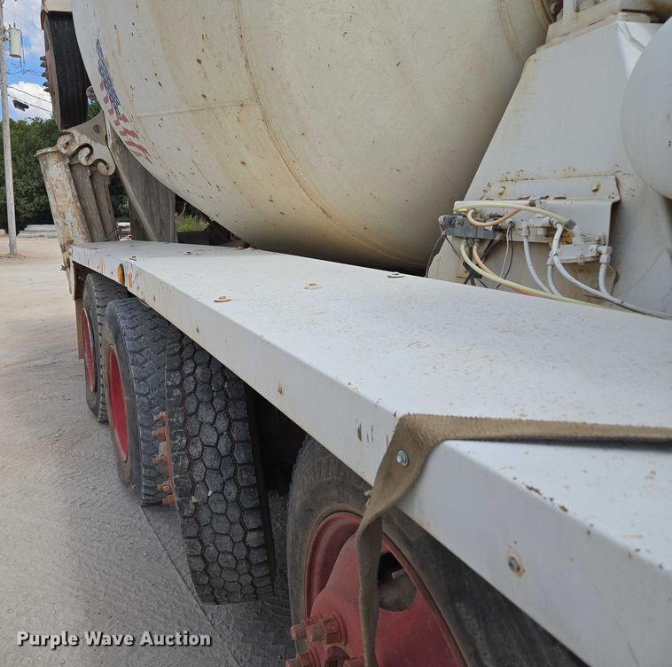 image for item EU3785 2000 Mack RD690S ready mix truck