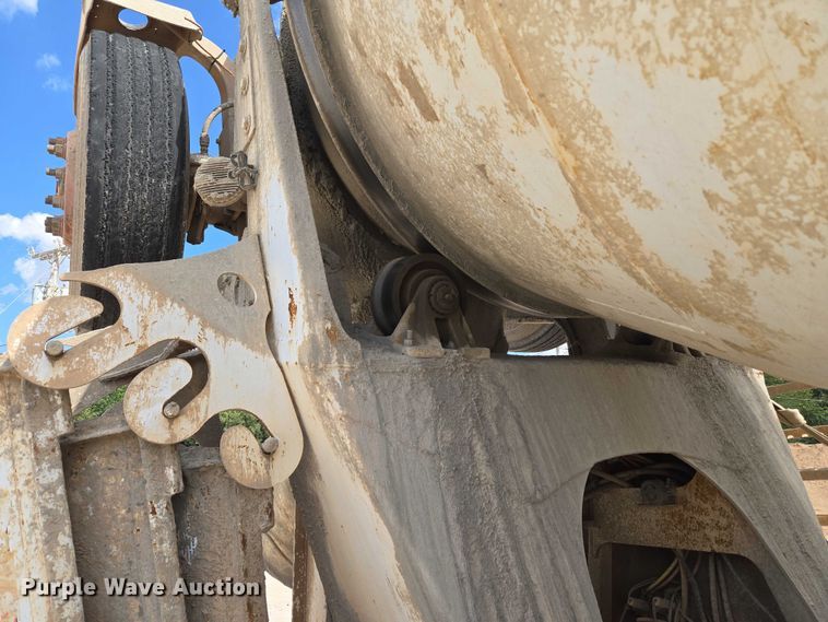 image for item EU3785 2000 Mack RD690S ready mix truck