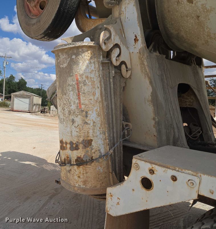 image for item EU3785 2000 Mack RD690S ready mix truck