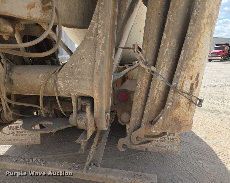 image for item EU3785 2000 Mack RD690S ready mix truck