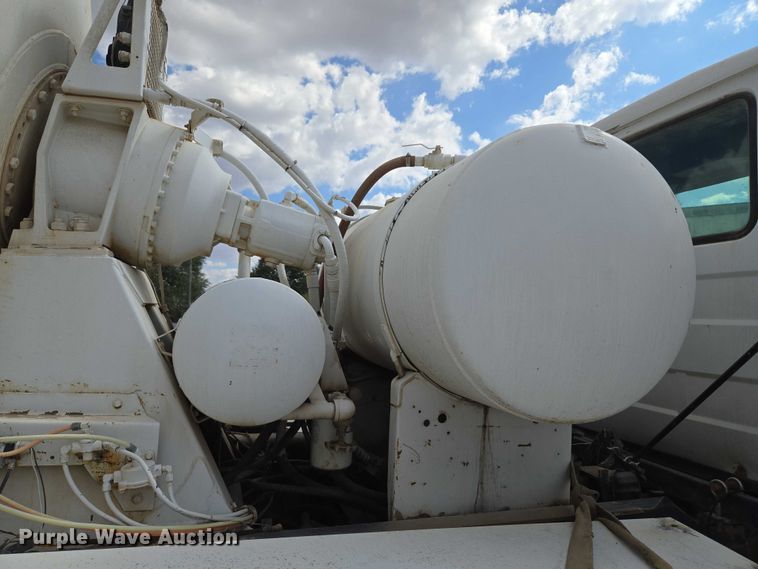 image for item EU3785 2000 Mack RD690S ready mix truck