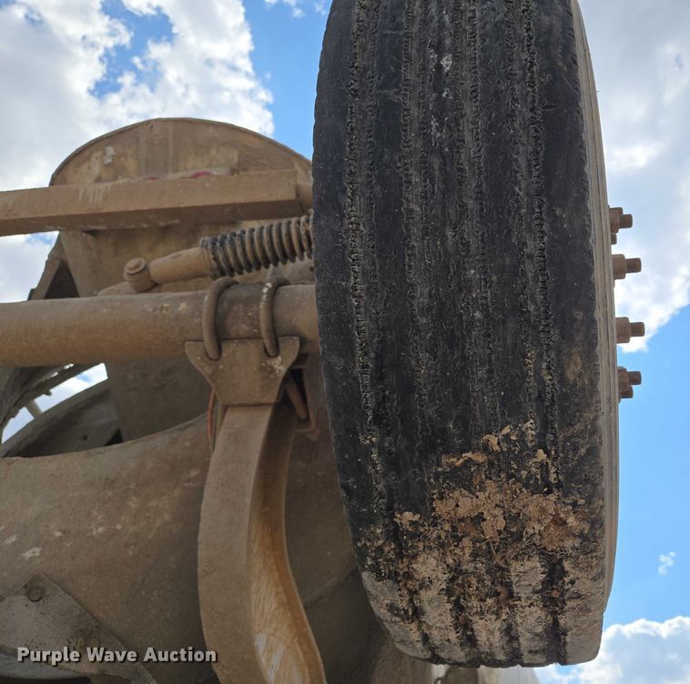 image for item EU3785 2000 Mack RD690S ready mix truck