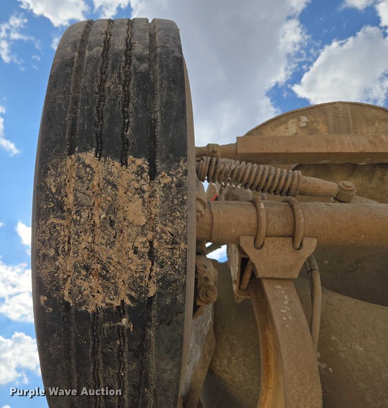 image for item EU3785 2000 Mack RD690S ready mix truck