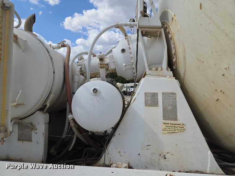 image for item EU3785 2000 Mack RD690S ready mix truck