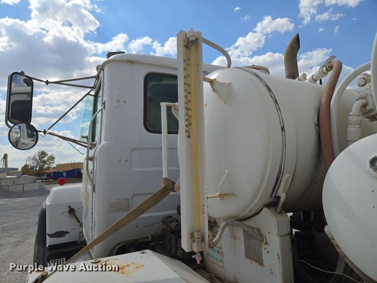 image for item EU3785 2000 Mack RD690S ready mix truck