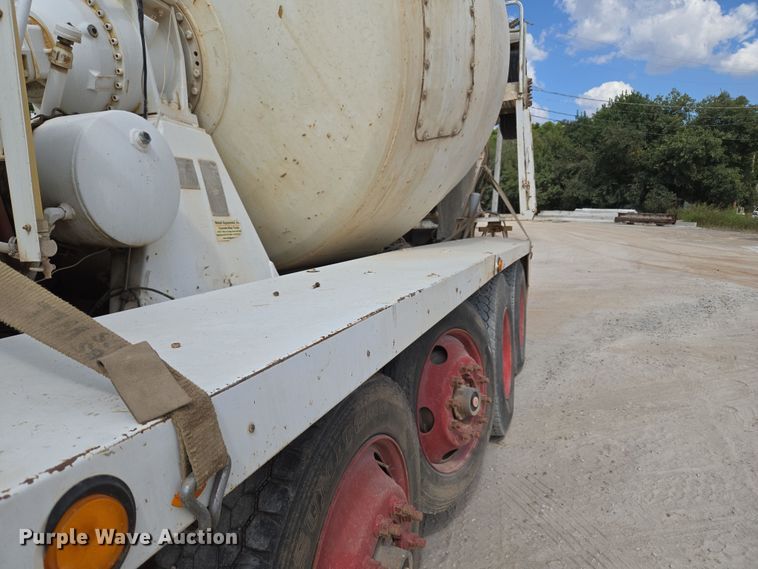 image for item EU3785 2000 Mack RD690S ready mix truck