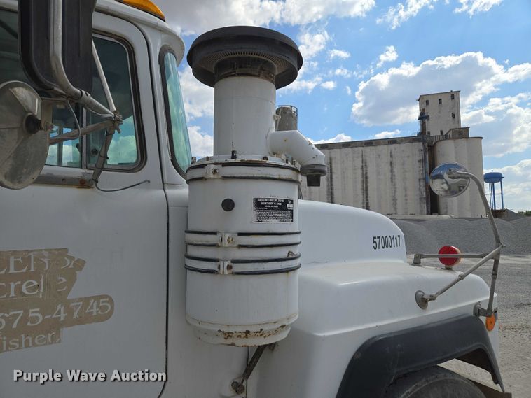 image for item EU3785 2000 Mack RD690S ready mix truck