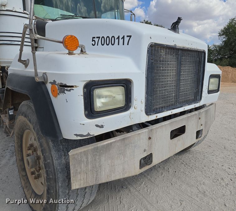 image for item EU3785 2000 Mack RD690S ready mix truck