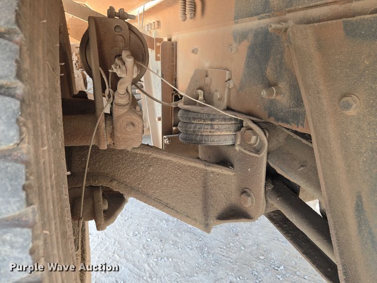 image for item EU3785 2000 Mack RD690S ready mix truck