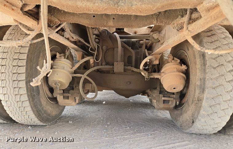 image for item EU3785 2000 Mack RD690S ready mix truck