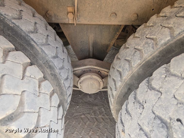 image for item EU3785 2000 Mack RD690S ready mix truck