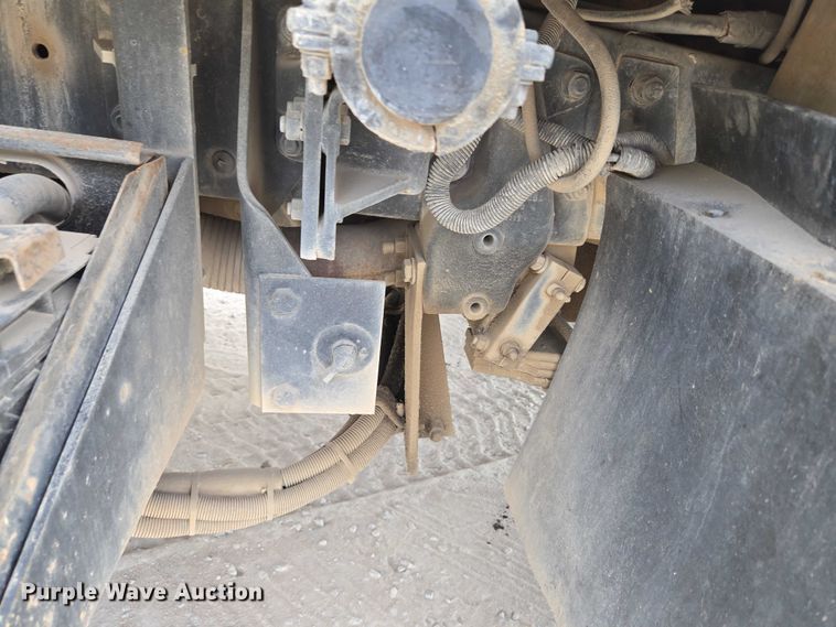 image for item EU3785 2000 Mack RD690S ready mix truck