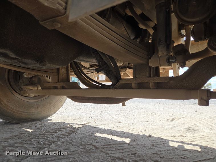 image for item EU3785 2000 Mack RD690S ready mix truck