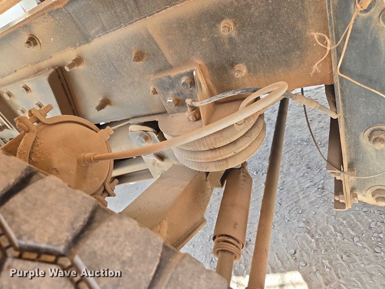 image for item EU3785 2000 Mack RD690S ready mix truck