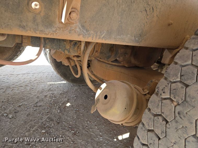 image for item EU3785 2000 Mack RD690S ready mix truck