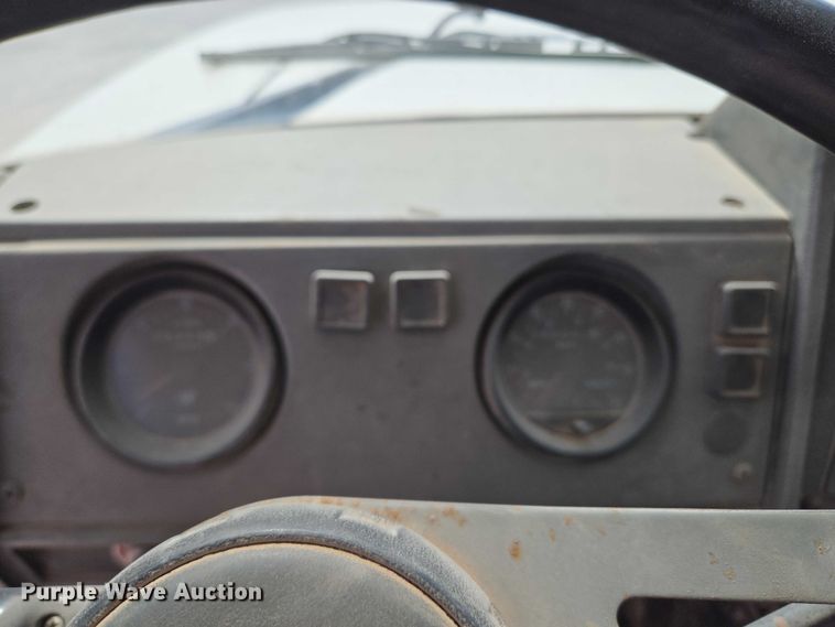 image for item EU3785 2000 Mack RD690S ready mix truck