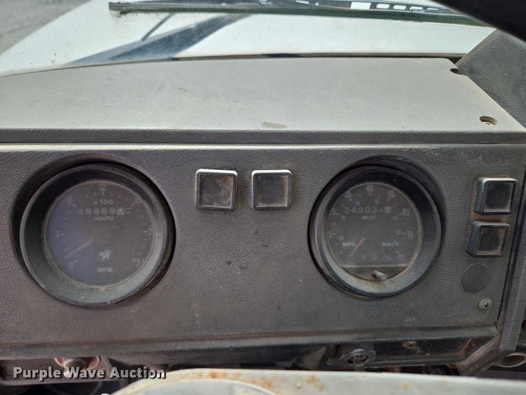 image for item EU3785 2000 Mack RD690S ready mix truck