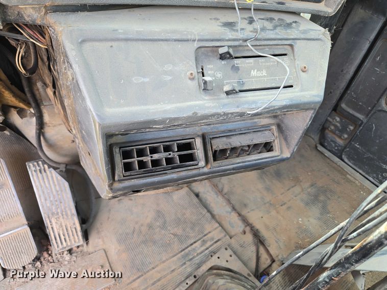 image for item EU3785 2000 Mack RD690S ready mix truck