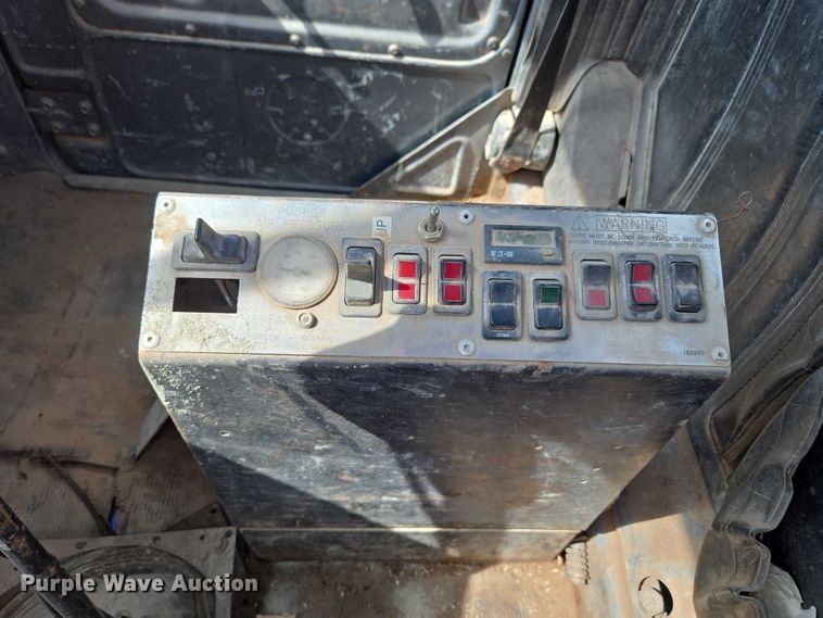 image for item EU3785 2000 Mack RD690S ready mix truck