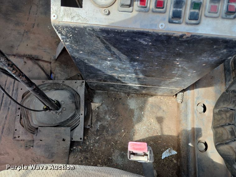 image for item EU3785 2000 Mack RD690S ready mix truck