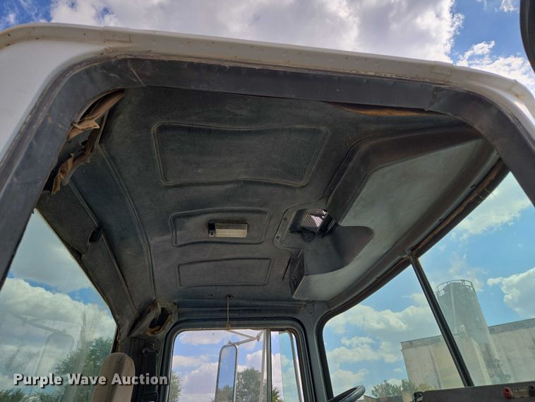 image for item EU3785 2000 Mack RD690S ready mix truck