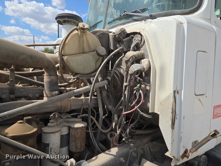 image for item EU3785 2000 Mack RD690S ready mix truck