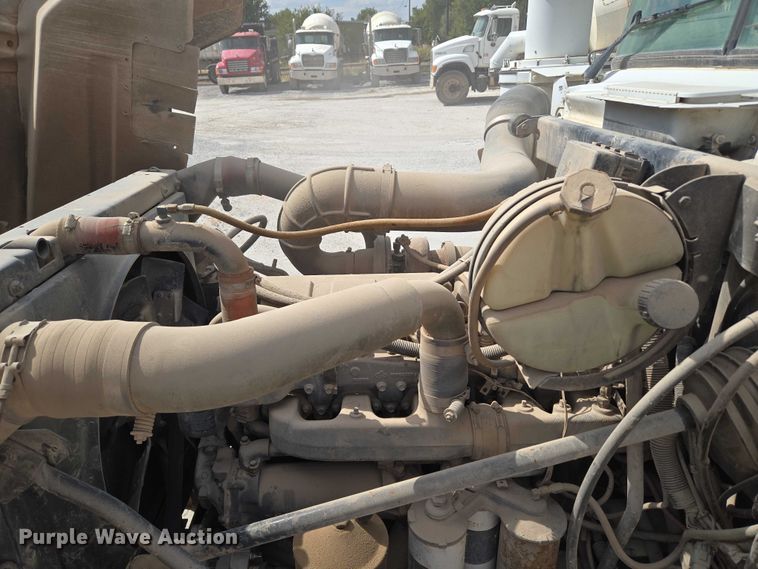 image for item EU3785 2000 Mack RD690S ready mix truck