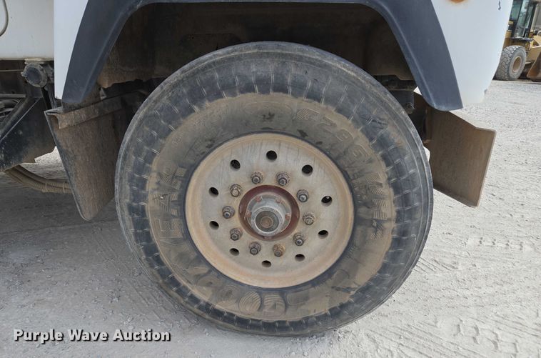 image for item EU3785 2000 Mack RD690S ready mix truck