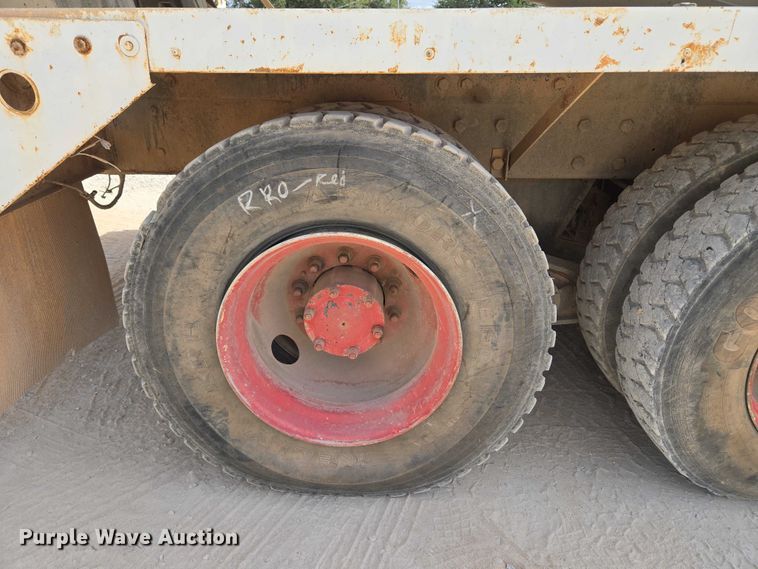 image for item EU3785 2000 Mack RD690S ready mix truck